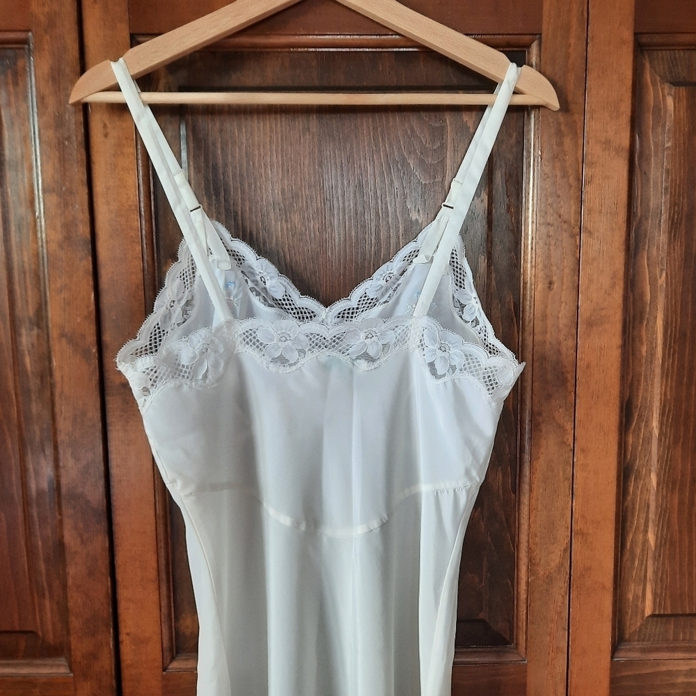 Vintage Lady Lynne White Satin Floral Embroidered Lace Trimmed Midi Slip Size S - Picture 9 of 10